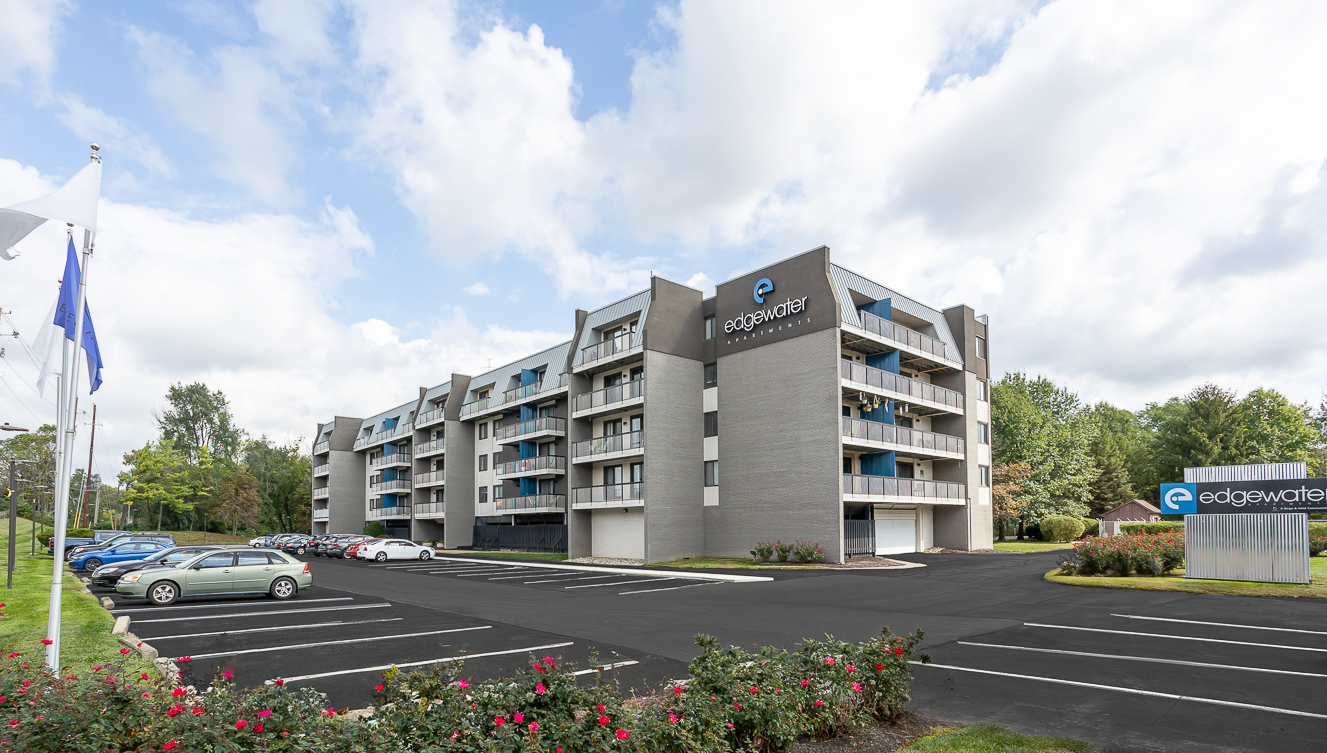 the exterior of the holiday inn express hotel at The Edgewater